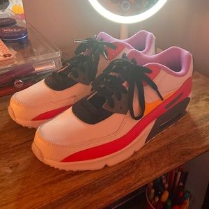 Nike Air Max 90 sneakers.They’ve been worn once.Original box will be included.